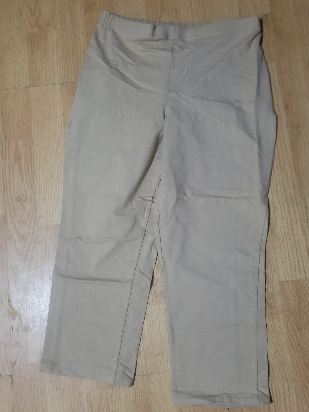 Women with Control Tan Crop Capris